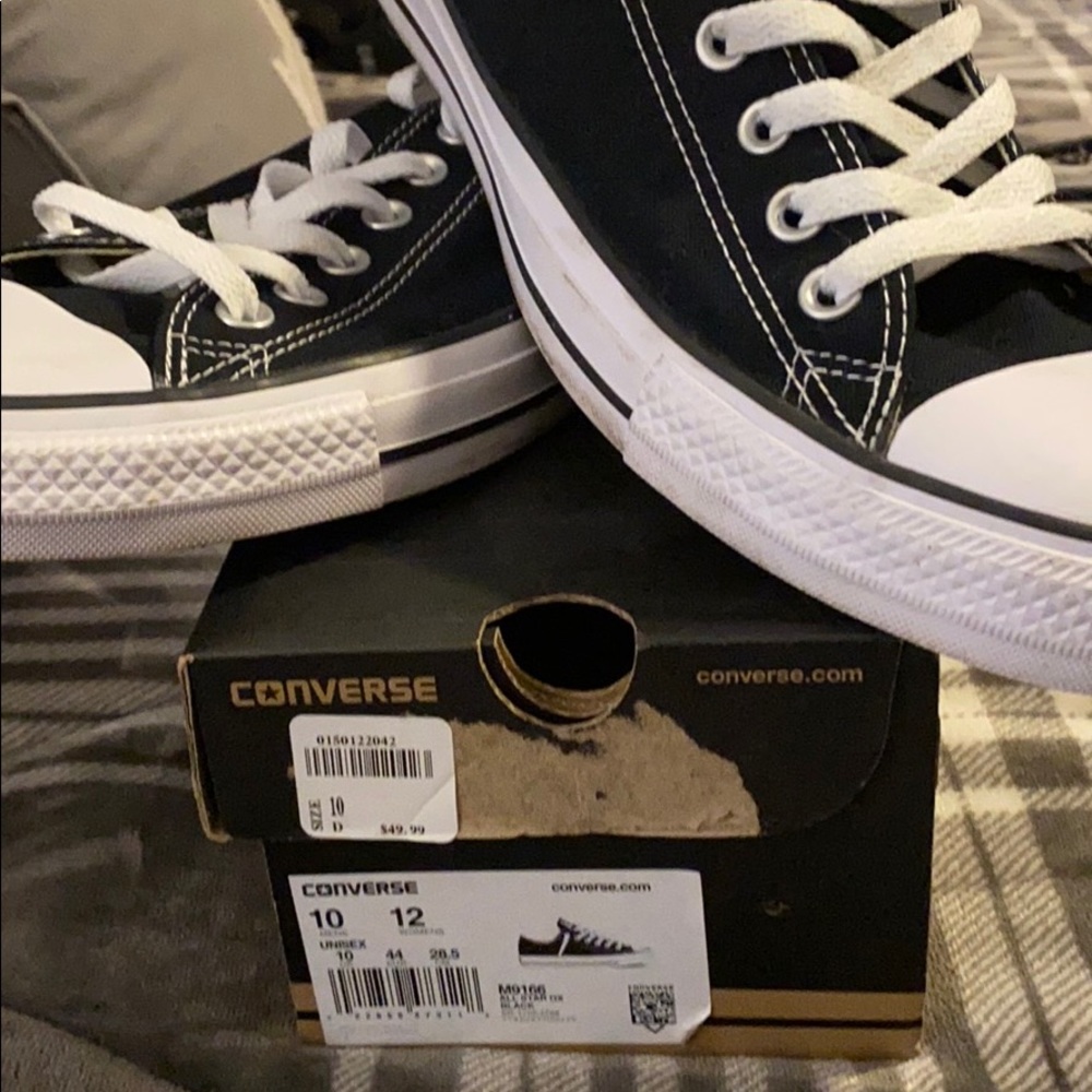 Classic converse, men’s 10, women’s 12